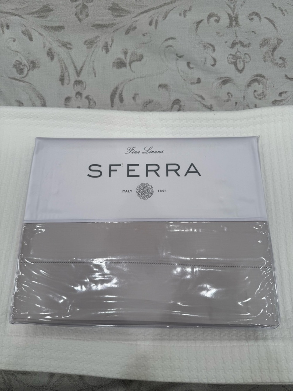 SFERRA DELFINA SATEEN 650 TC KING DUVET SET WITH SHAMS GREY MADE IN ITALY